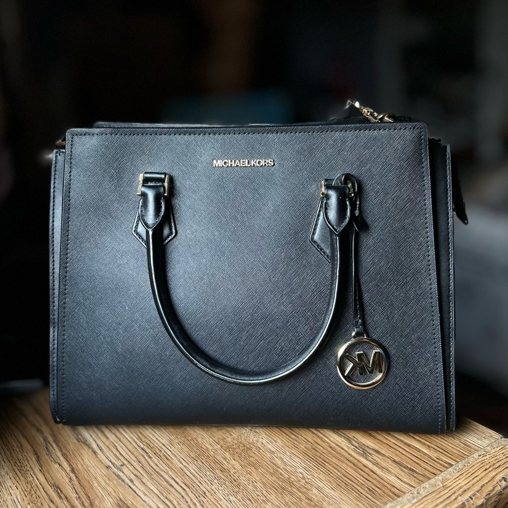 Michael Kors Sheila Medium Satchel